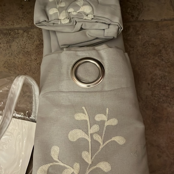 Pure Down Grommet Panels Twin Pack - Picture 4 of 4